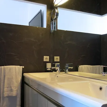 Loft Vinaigriers Republique דירה